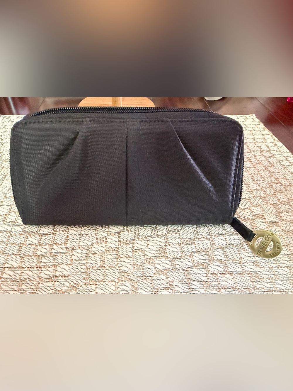 Travelon black wallet